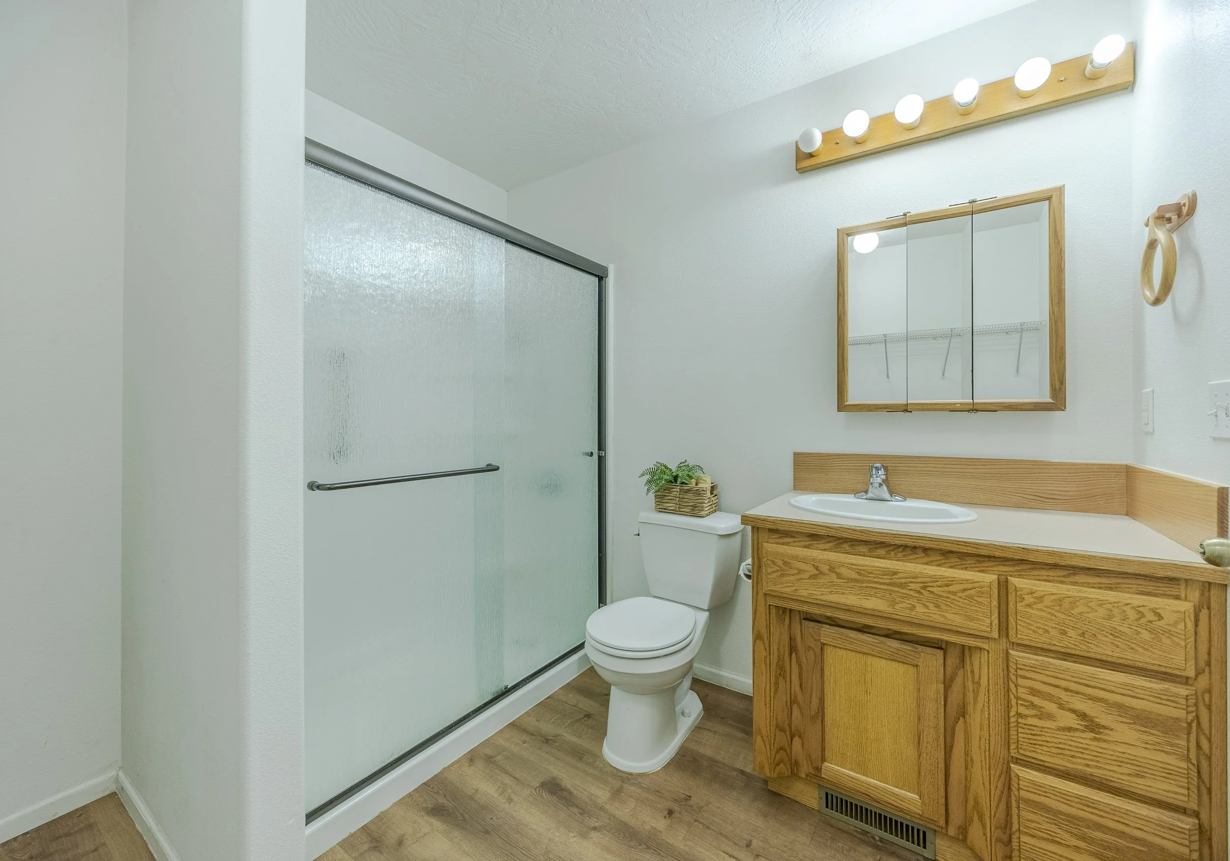 023_1560 Harvey Rd1A1A5760-HDR.jpg