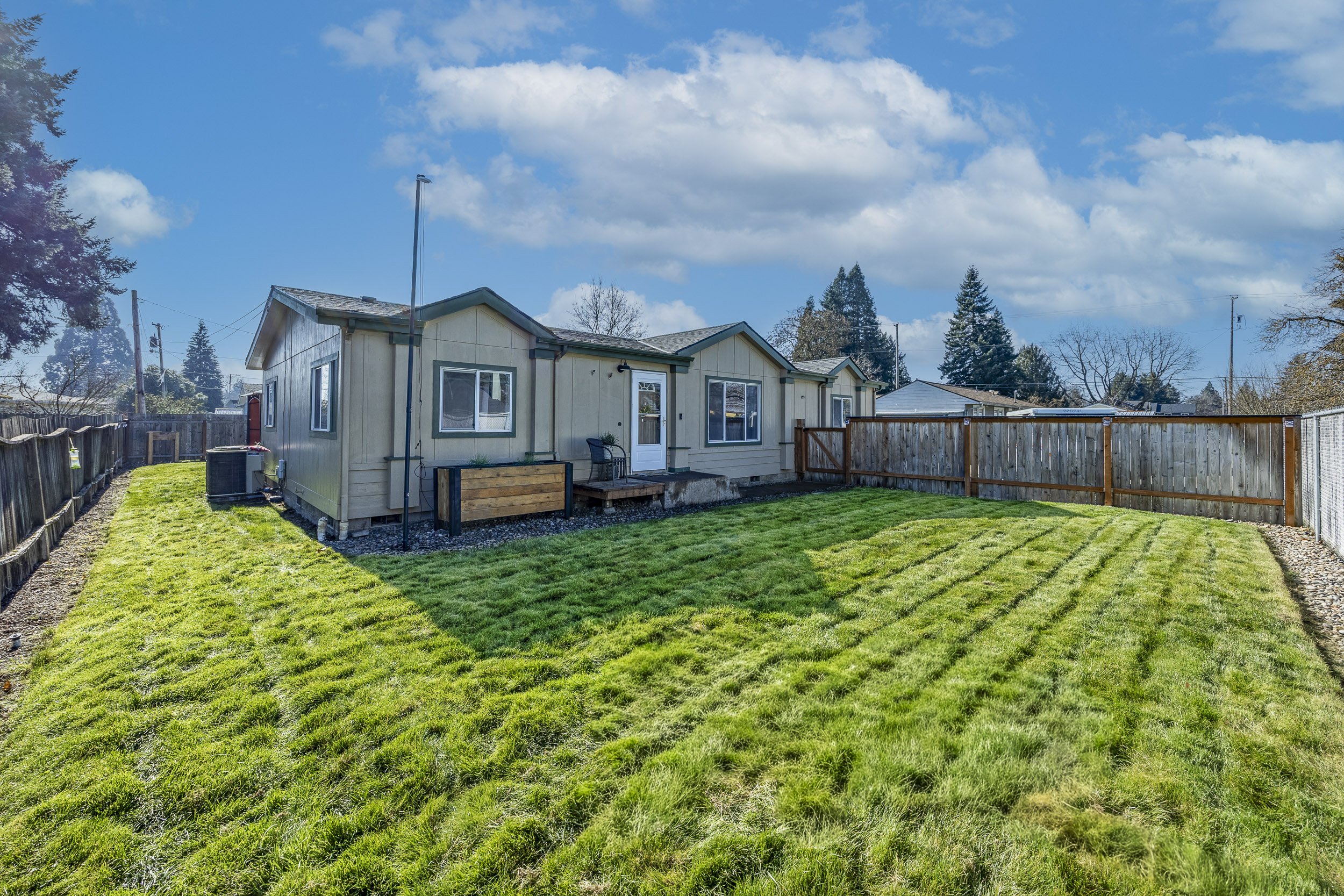 003_3007 River Rd1A1A9103-HDR-Edit.jpg