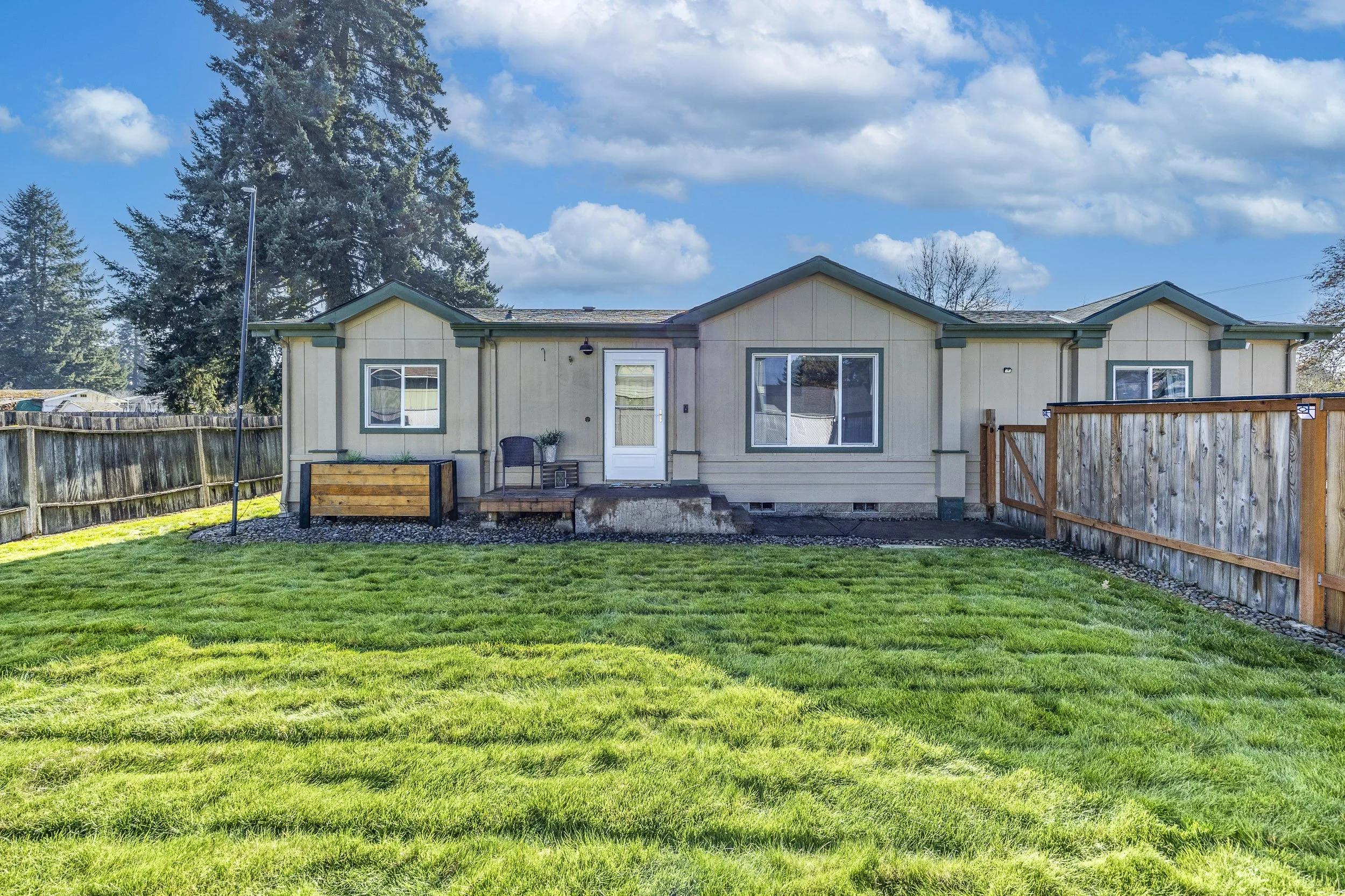 006_3007 River Rd1A1A9114-HDR-Edit.jpg