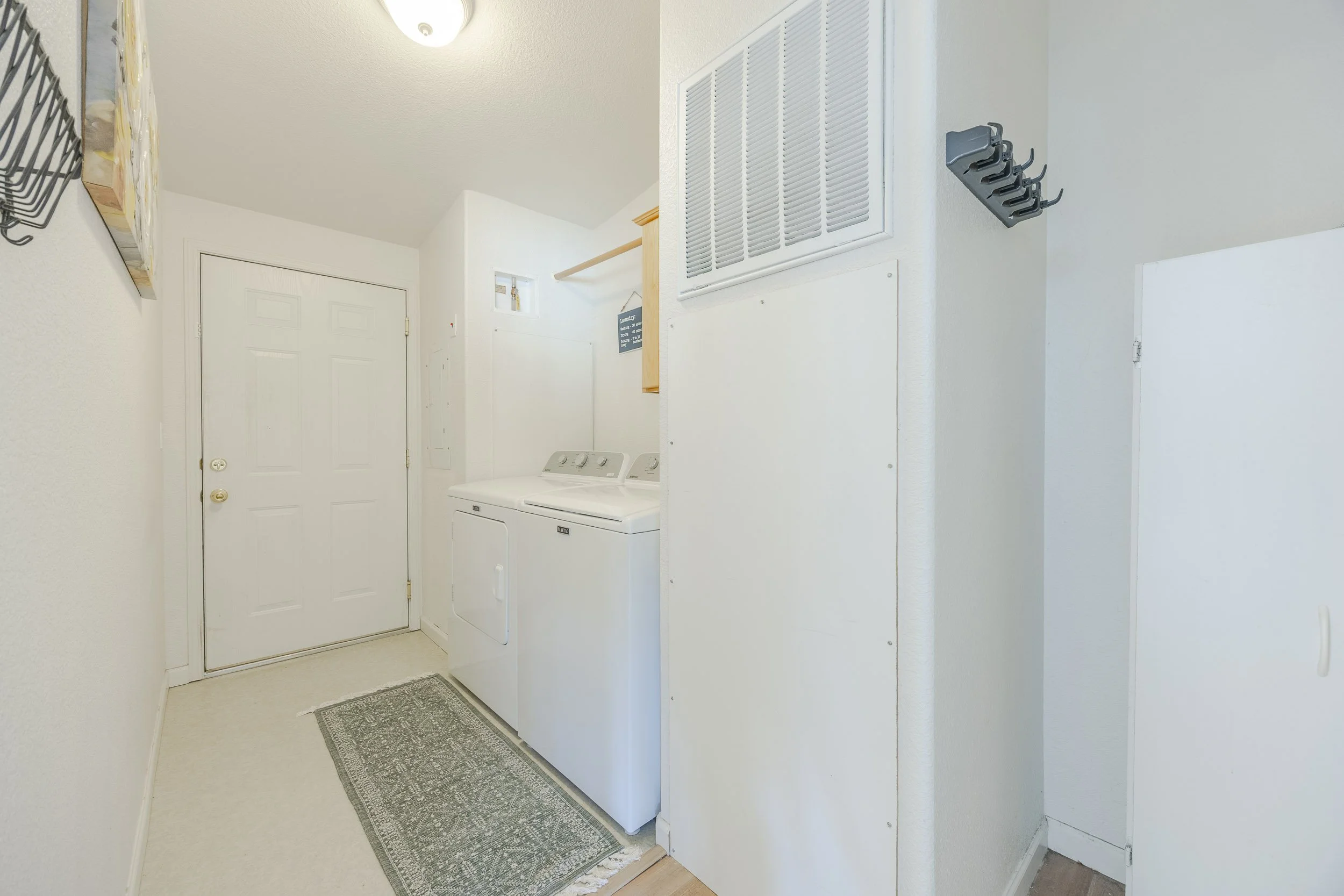 030_3007 River Rd1A1A9125-HDR.jpg