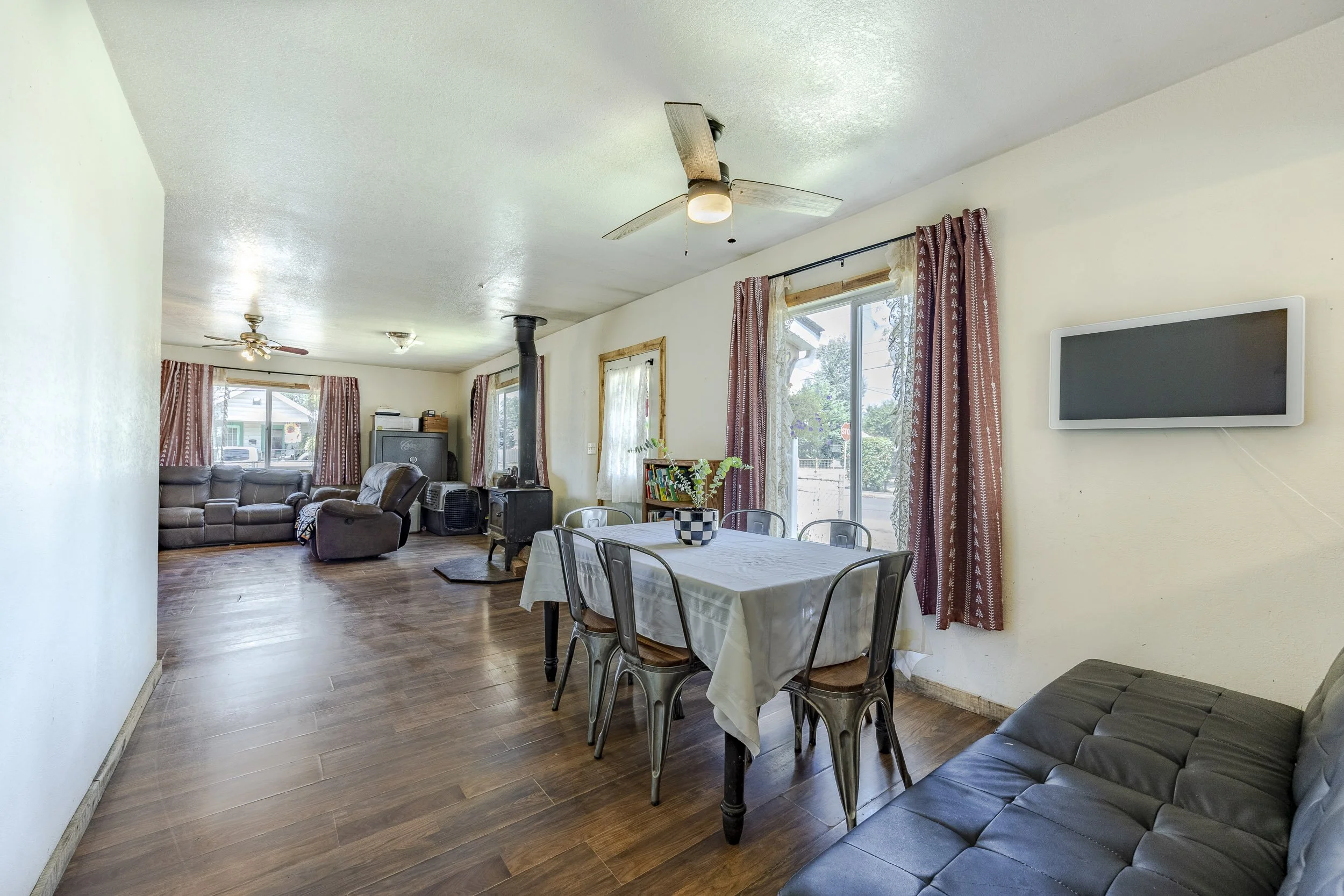 011_805 Quincy Ave1A1A3591-HDR.jpg
