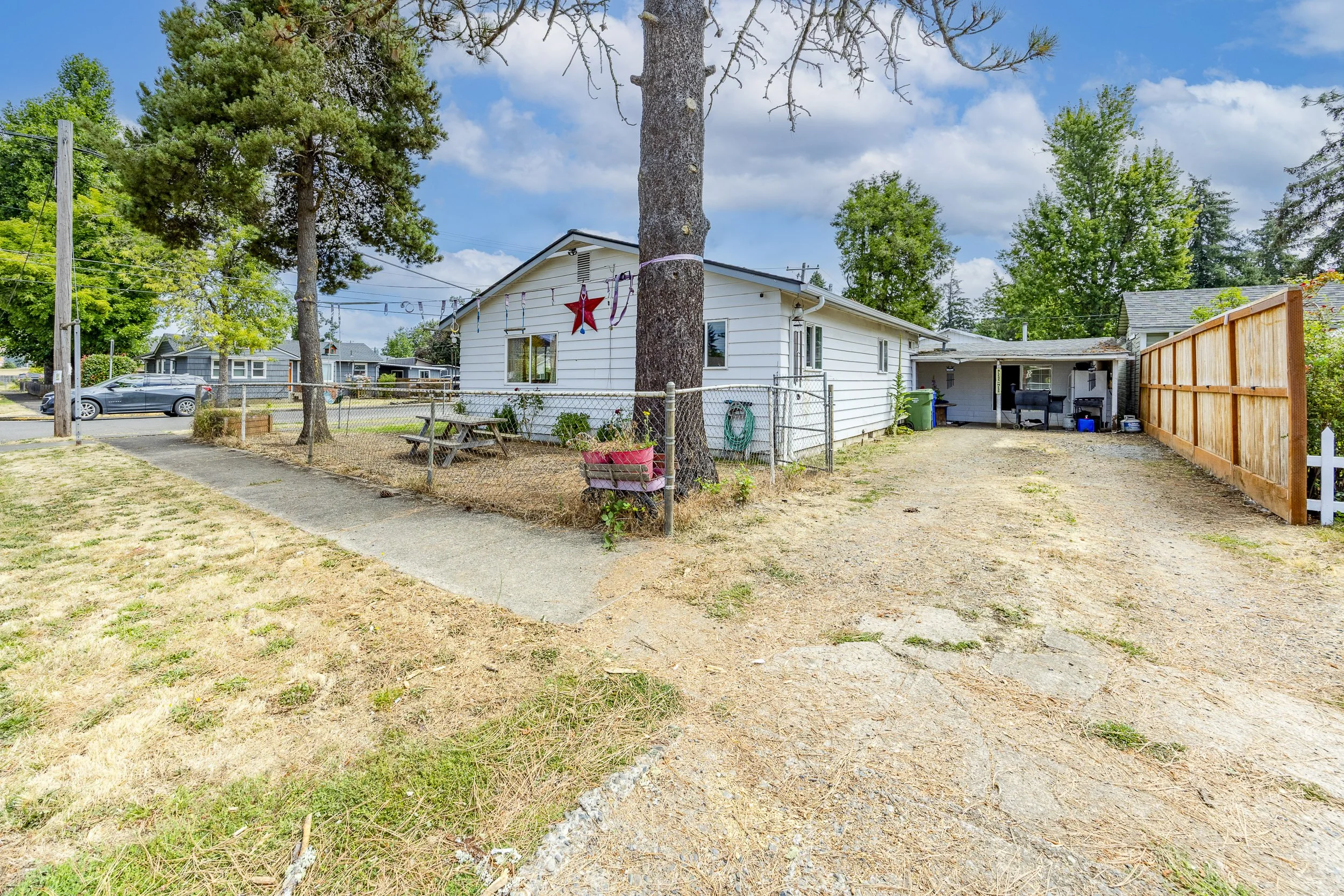 022_805 Quincy Ave1A1A3527-HDR-Edit.jpg