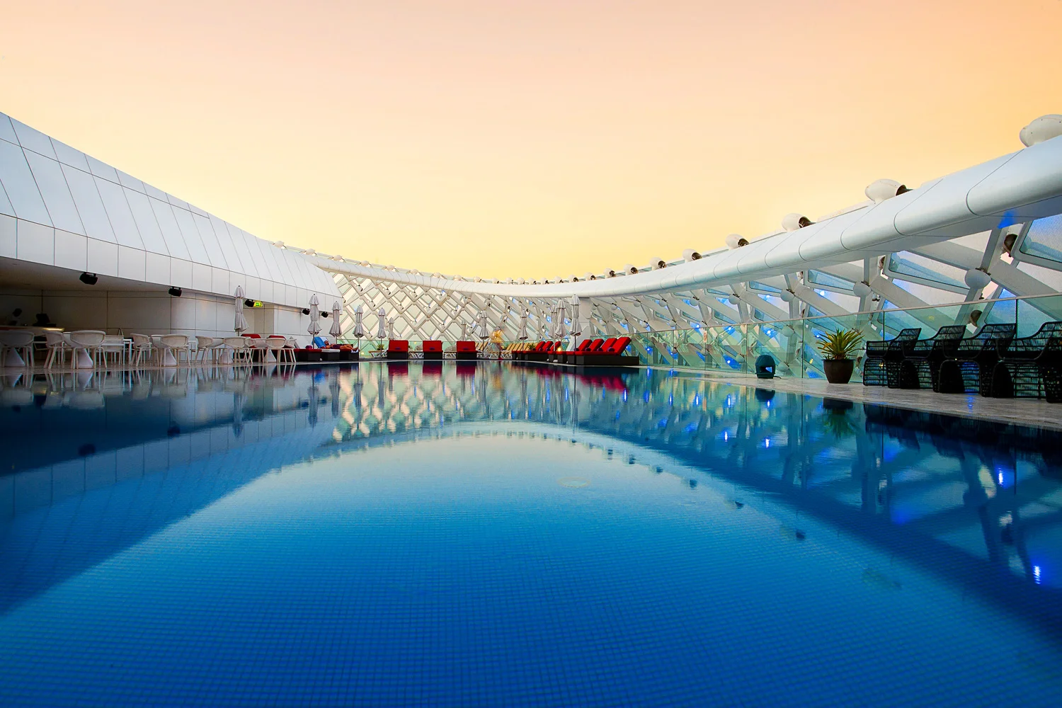 Yas Viceroy Pool