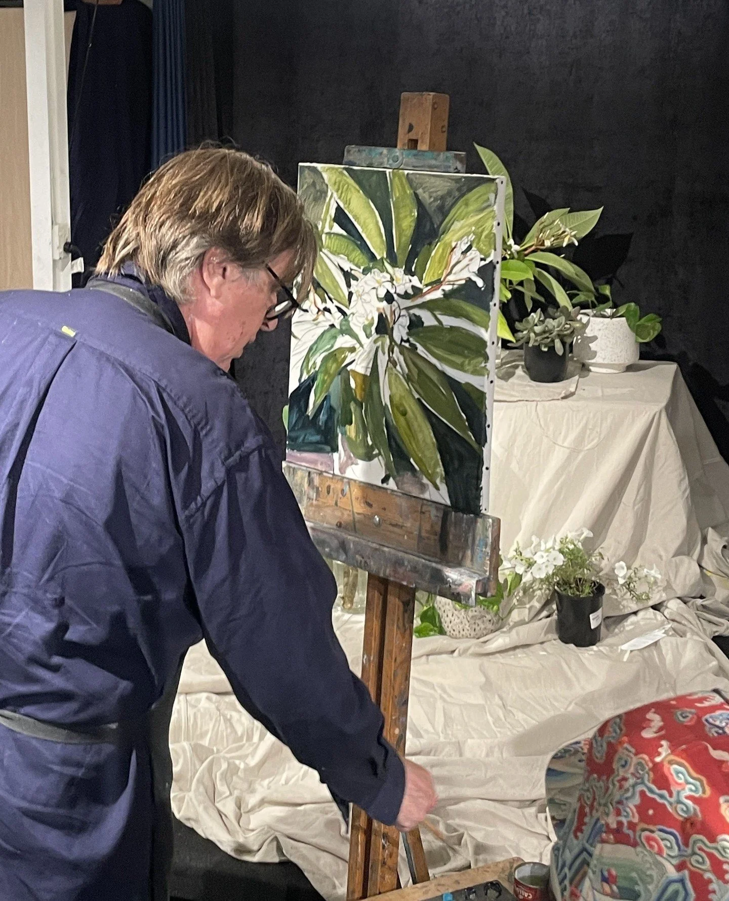 From our Lewis Miller still life workshop. ⁠
Looking forward to our second session today. No mucking around - look and put. Strong paintings developing.⁠
Workshop Two (sold out) next weekend.