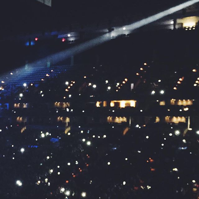 boston lightin' it up for @ptxofficial tonight!