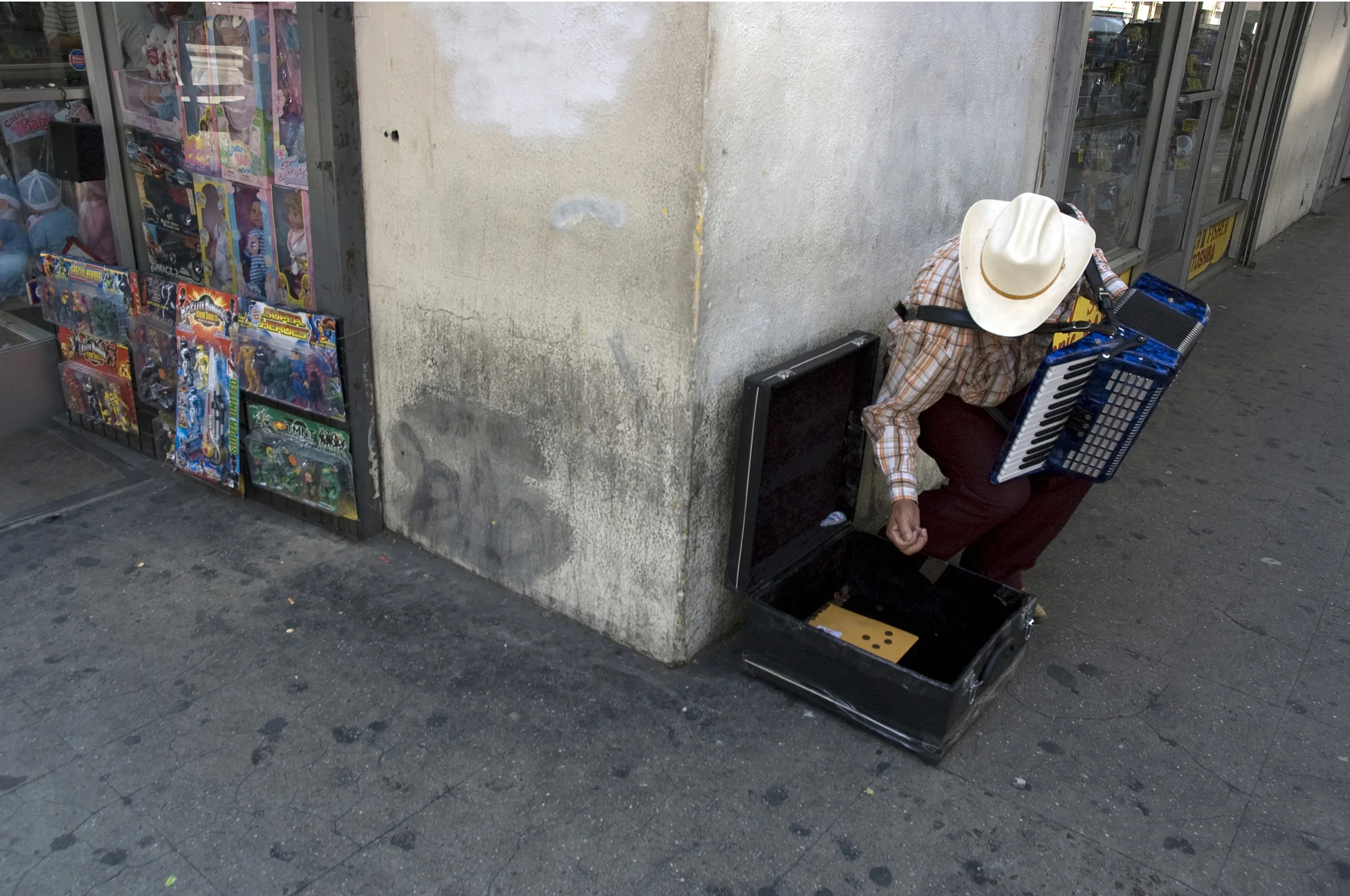 ACCORDIAN MAN3.jpg