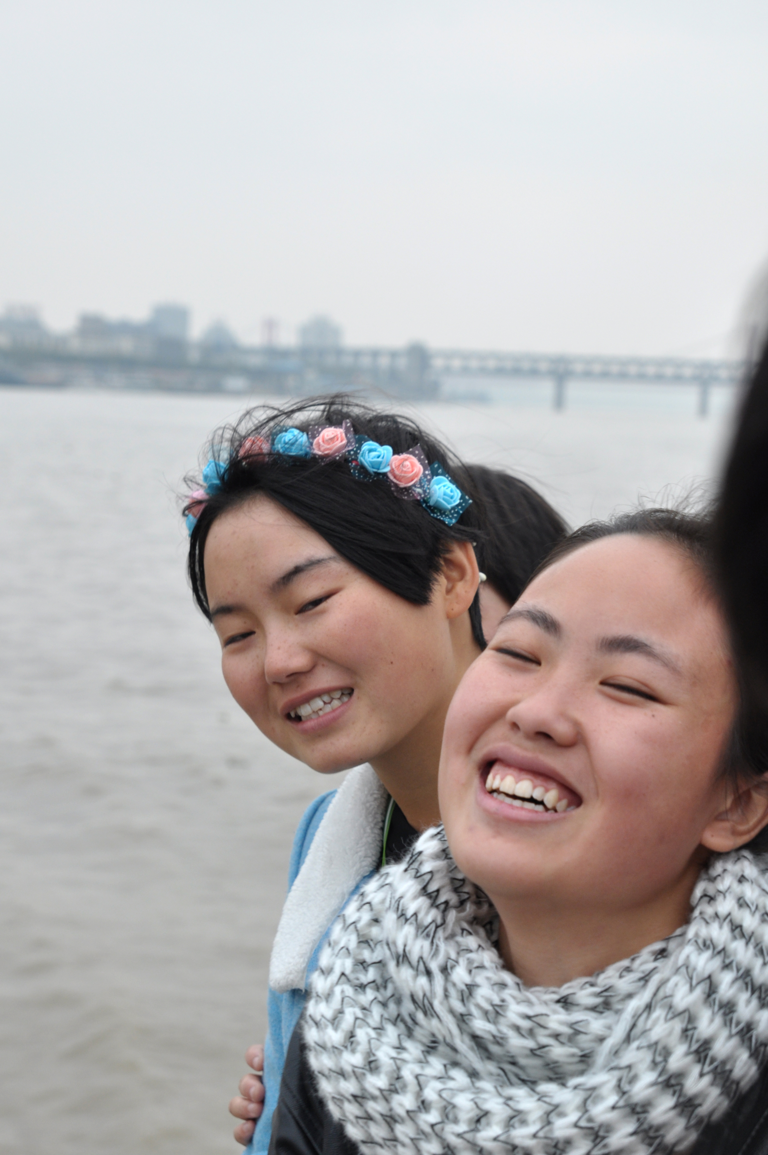  Ferry crossing the Yangtze River 