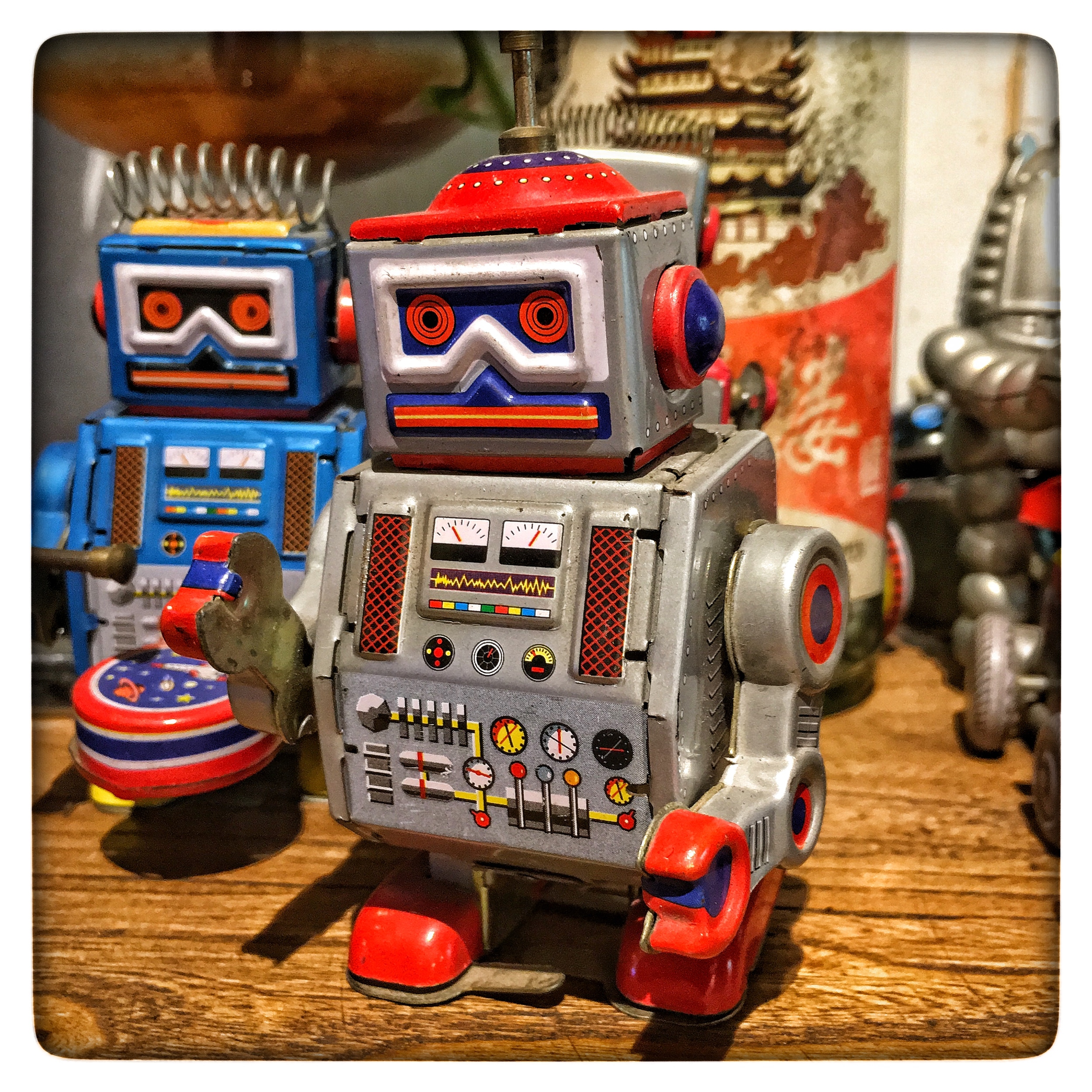 Toy robots 