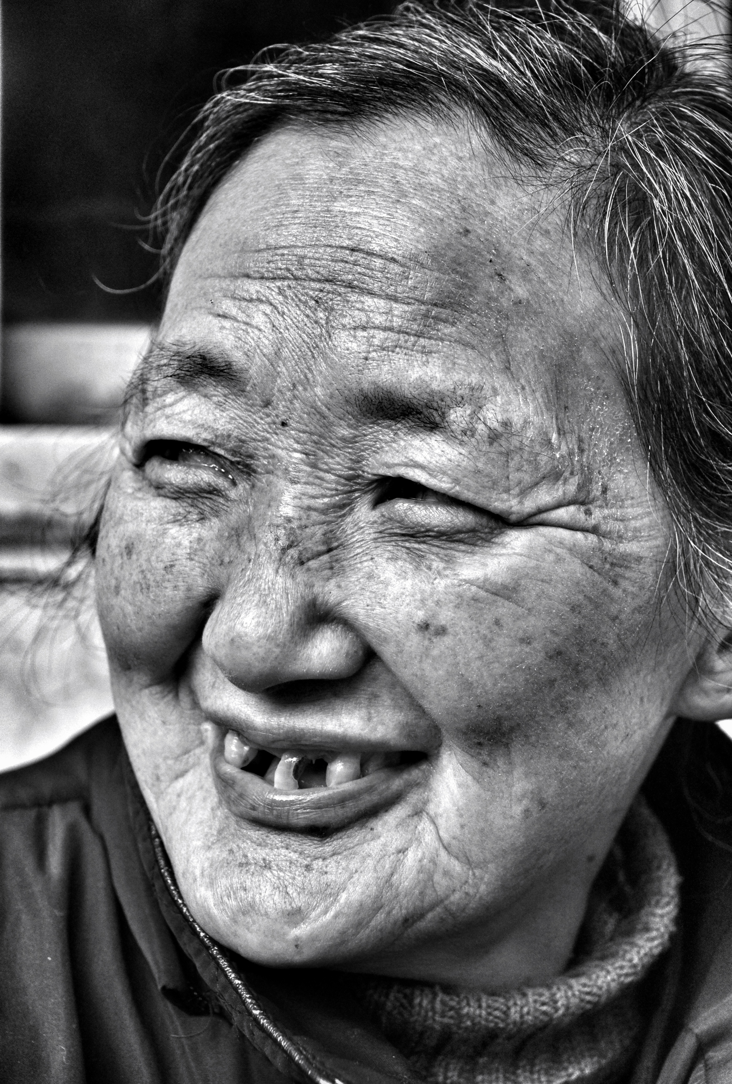  woman relaxing with friends, wuhan 