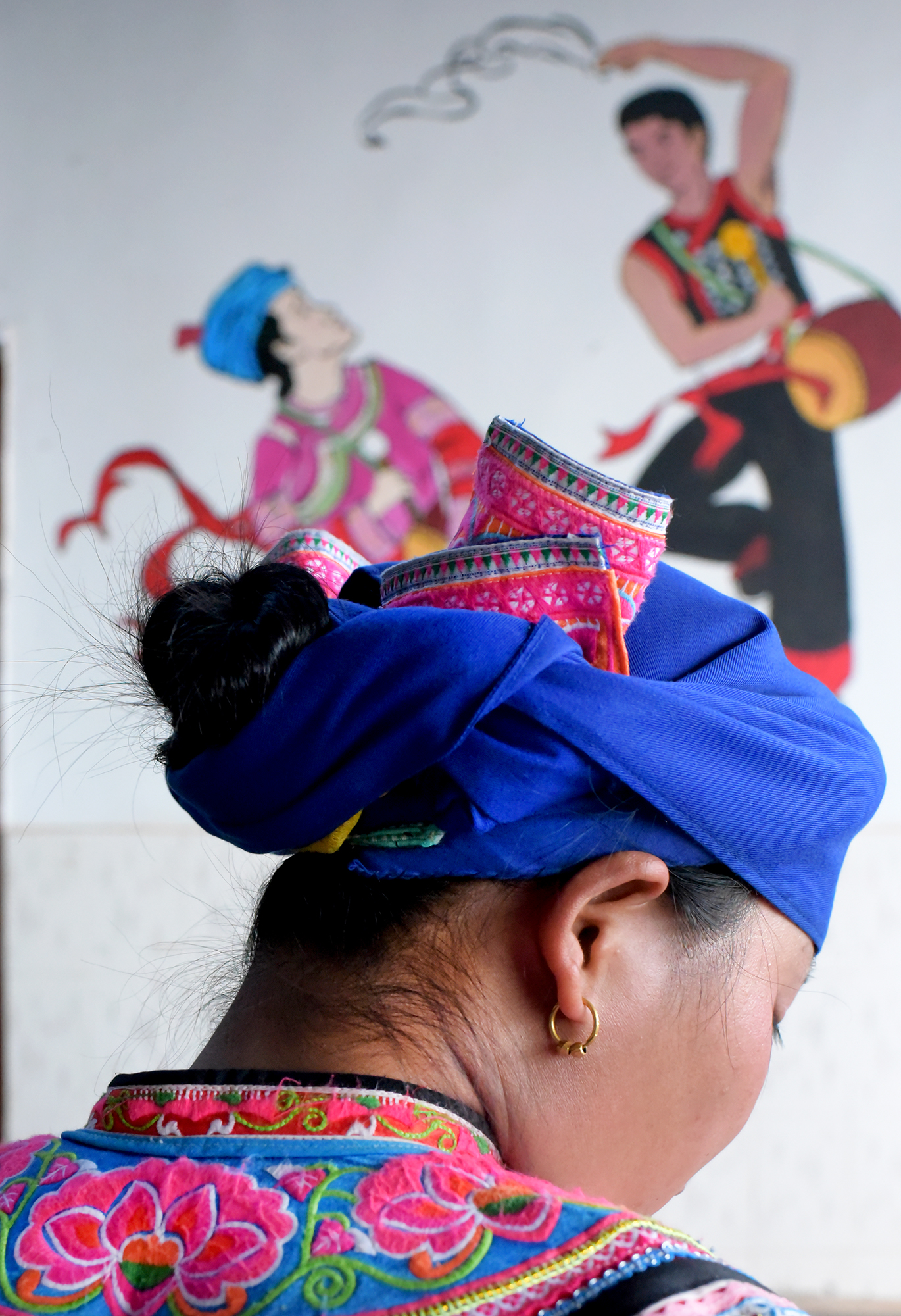  Hua Gu dance and costume design; Yi people of Mo Pi village 