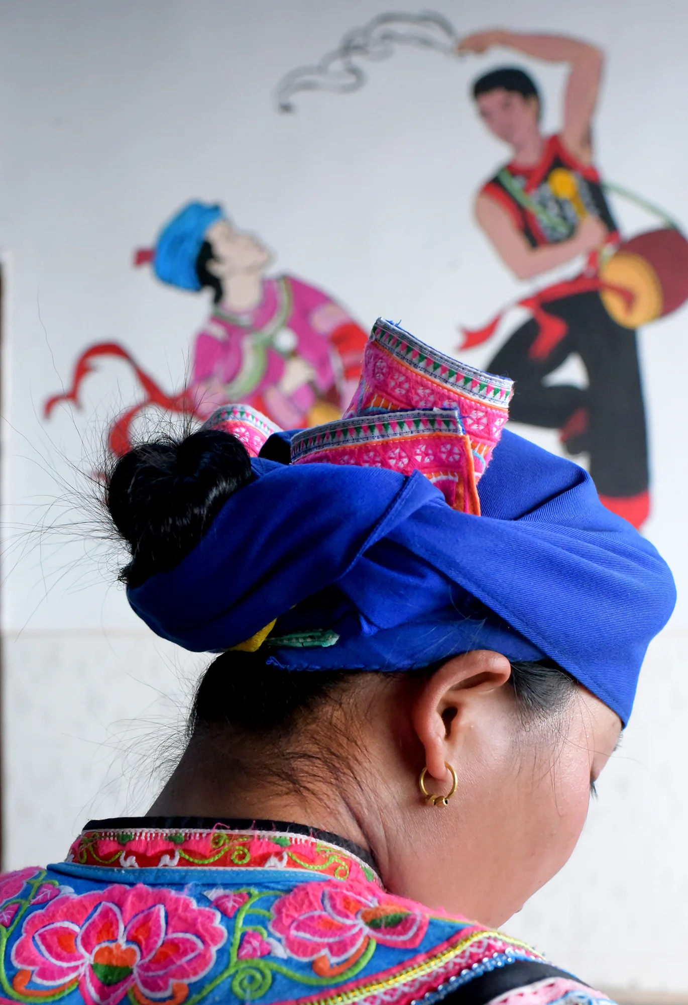 Hua Gu dance and costume design; Yi people of Mo Pi village