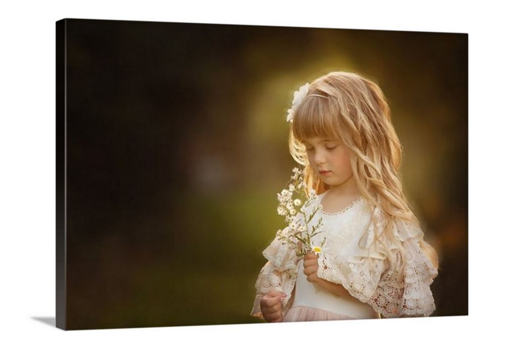 Your precious beauty should be the art on your wall Canvas sizes starting at 16x20 Desk Prints : 8x10 or smaller - $50 each, with matching Facebook file No minimum purchase Canvas sizing starting at 16x20