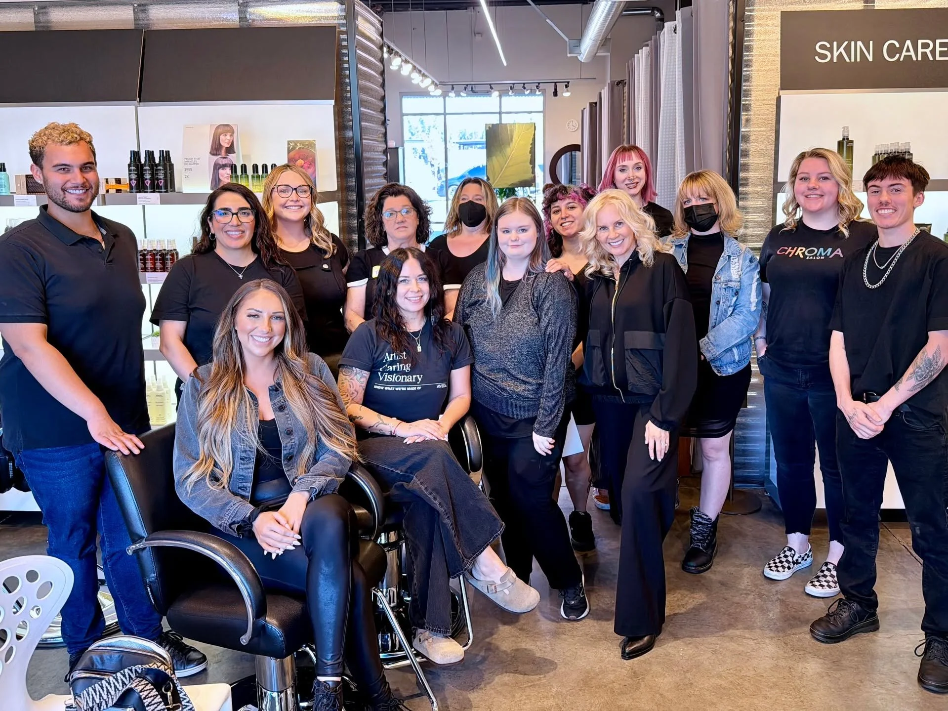 We had the absolute pleasure of hosting @susanfordhair from Asha Salon in the Chicago area for a hands-on cutting workshop, and we&rsquo;re still buzzing from the energy 💇&zwj;♀️✨

Susan&rsquo;s TikTok Trends class focused on mastering the Butterfly