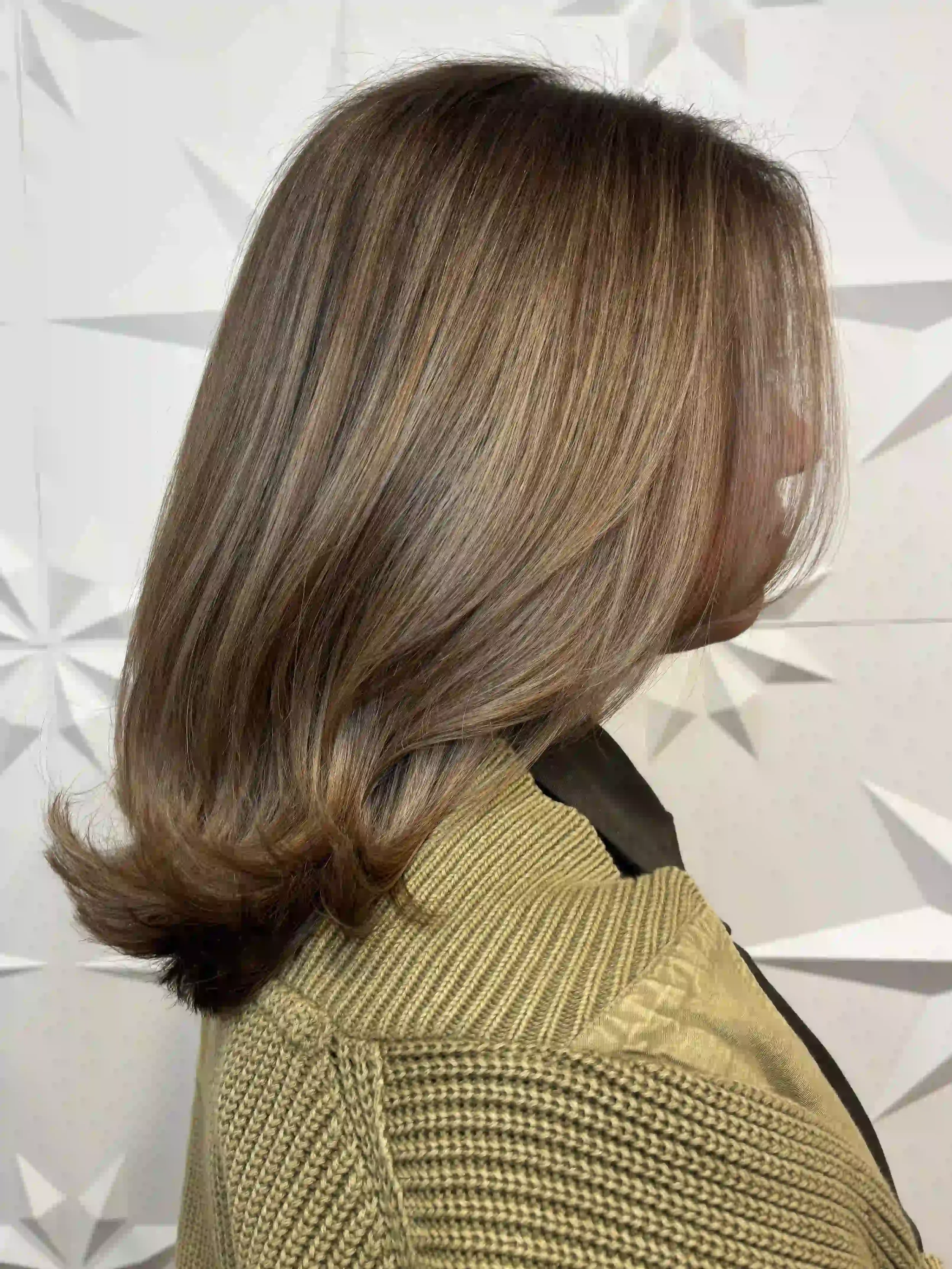 Soft layered lob with bronde highlights and smooth, voluminous styling, created by Alpin at Chroma Salon Queen Anne Seattle for a polished, dimensional finish.