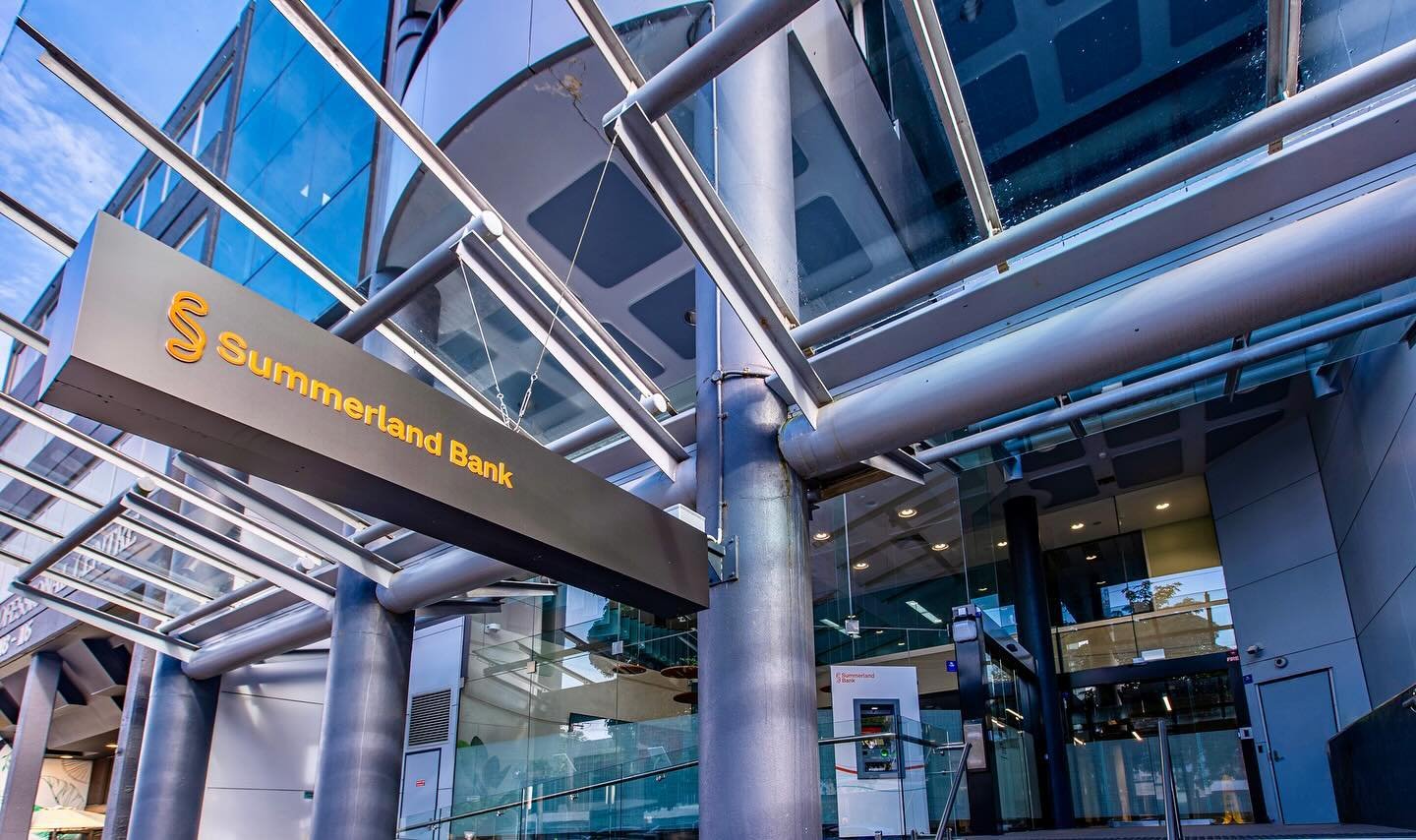 We are very proud to be part of the Summerland Bank rebuild after the floods. Summerland Bank showed their commitment to Lismore and the community by reopening and designing for the future.  The materials, construction methods, finishes and products 