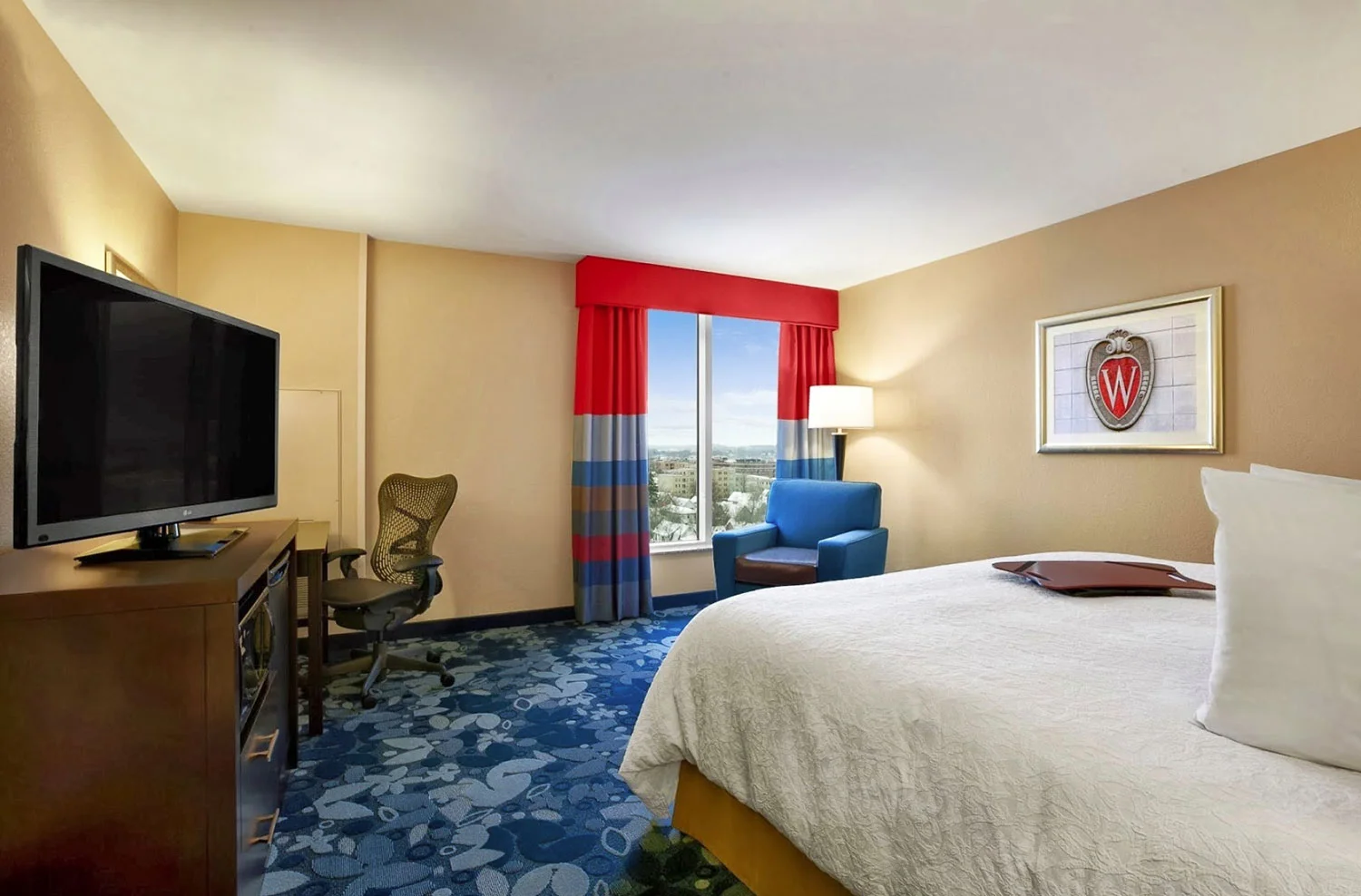 Hampton-Inn-Room.jpg
