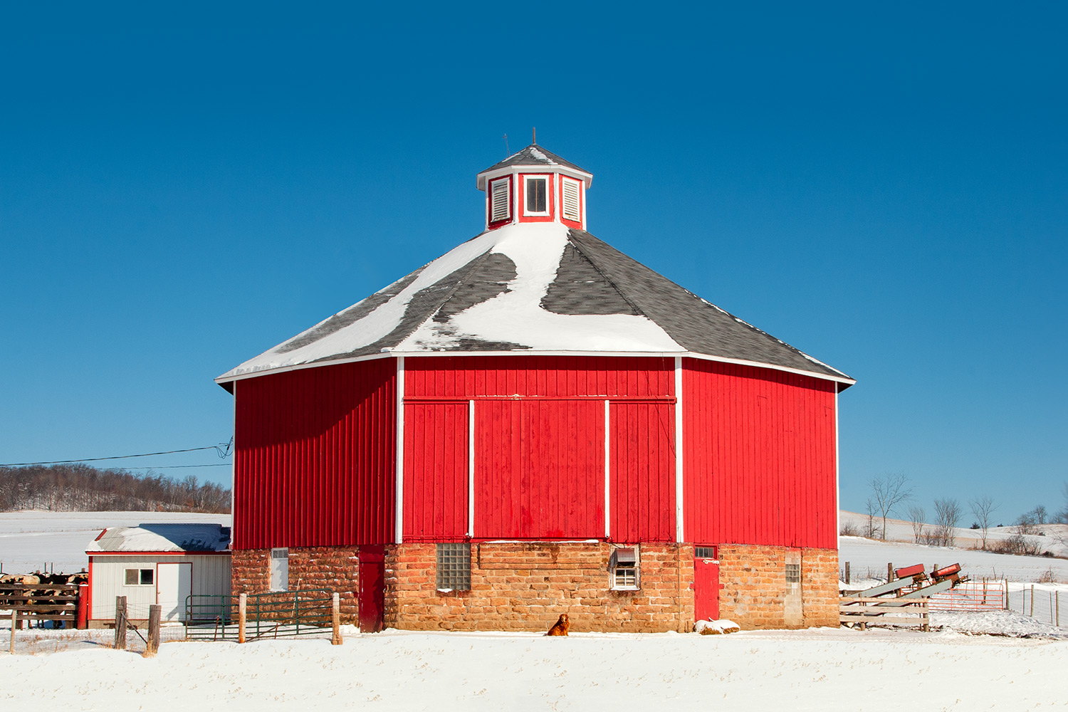 Round Barn on Snow