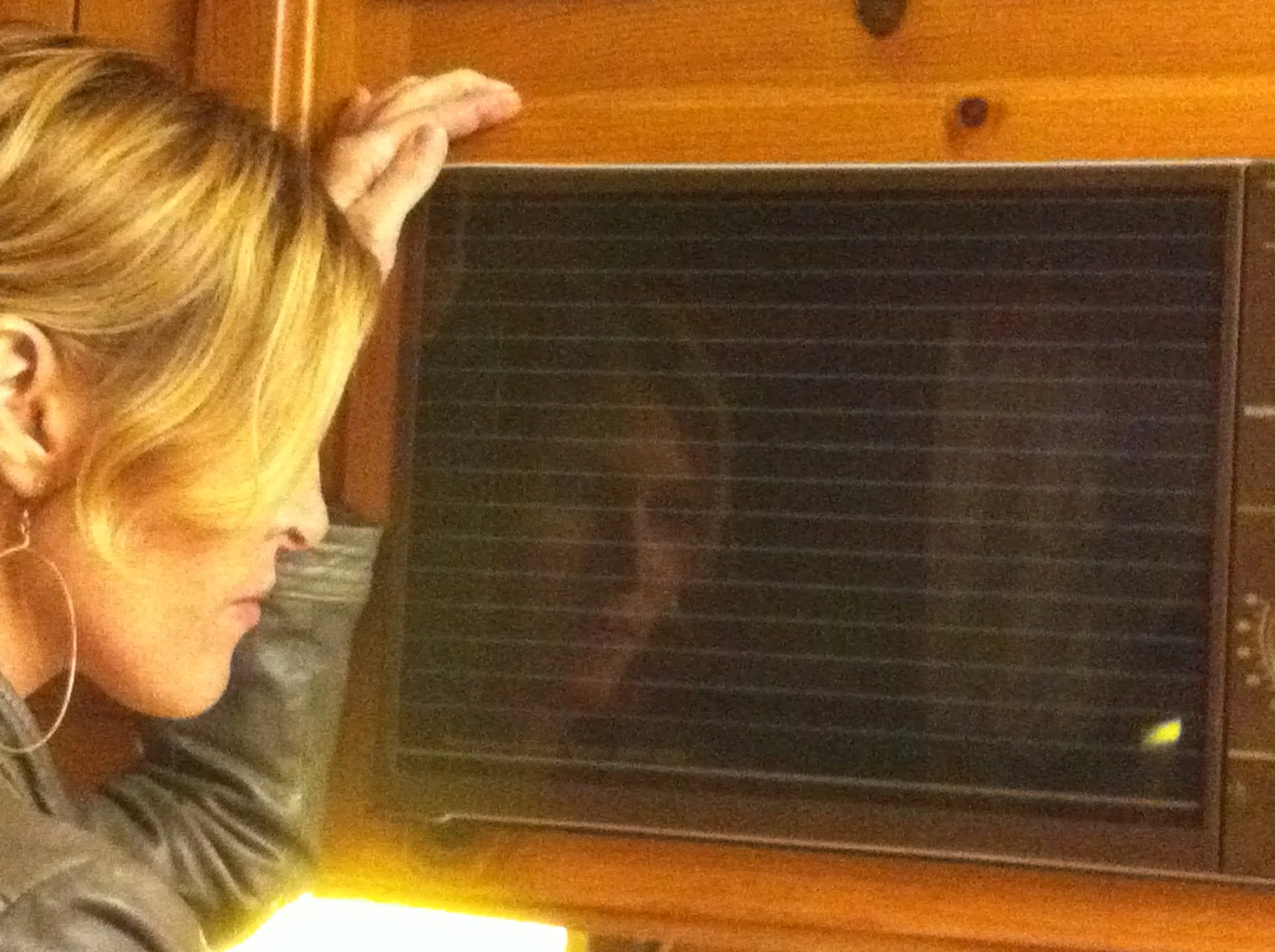 HI! MY NAME IS MEGAN. I LIVE IN PORTLAND, OREGON AND I'M A GRAPHIC DESIGNER.