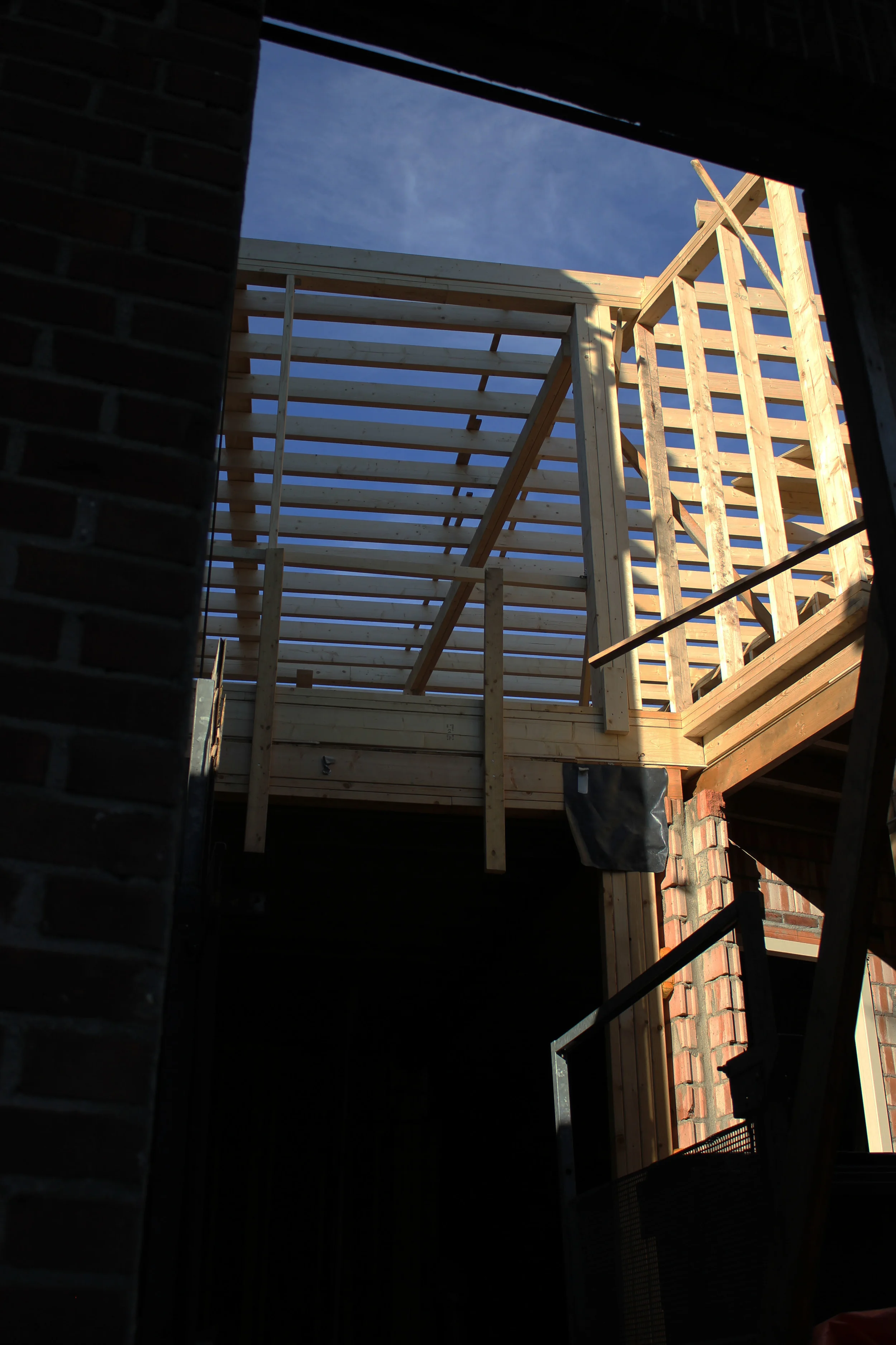  De appartementen gezien vanuit de straat 