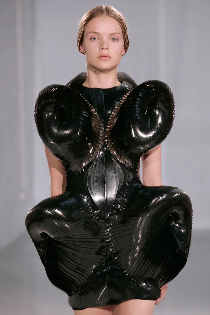 Capriole—Architectural Fashion Collection