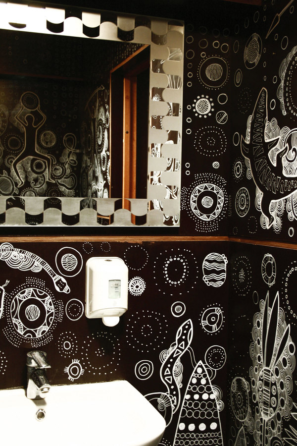 Aboriginal theme yields richly flavored wall treatments