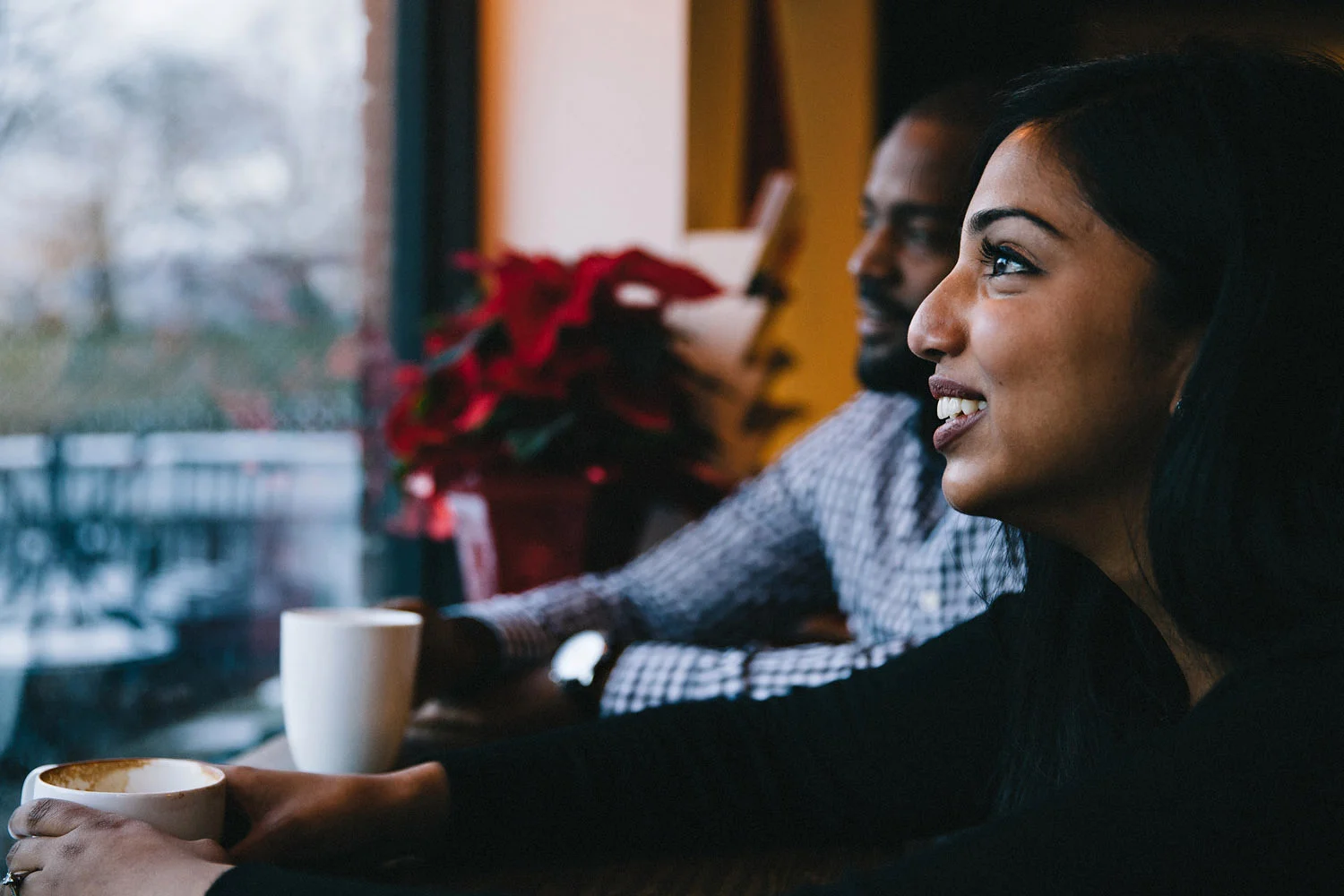 166-beaches-cafe-winter-engagement-session-in-toronto.jpg