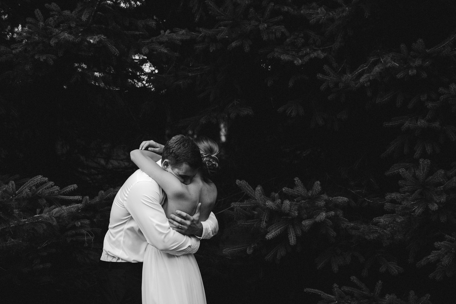 138-IntimateQuebecGardenWedding.jpg