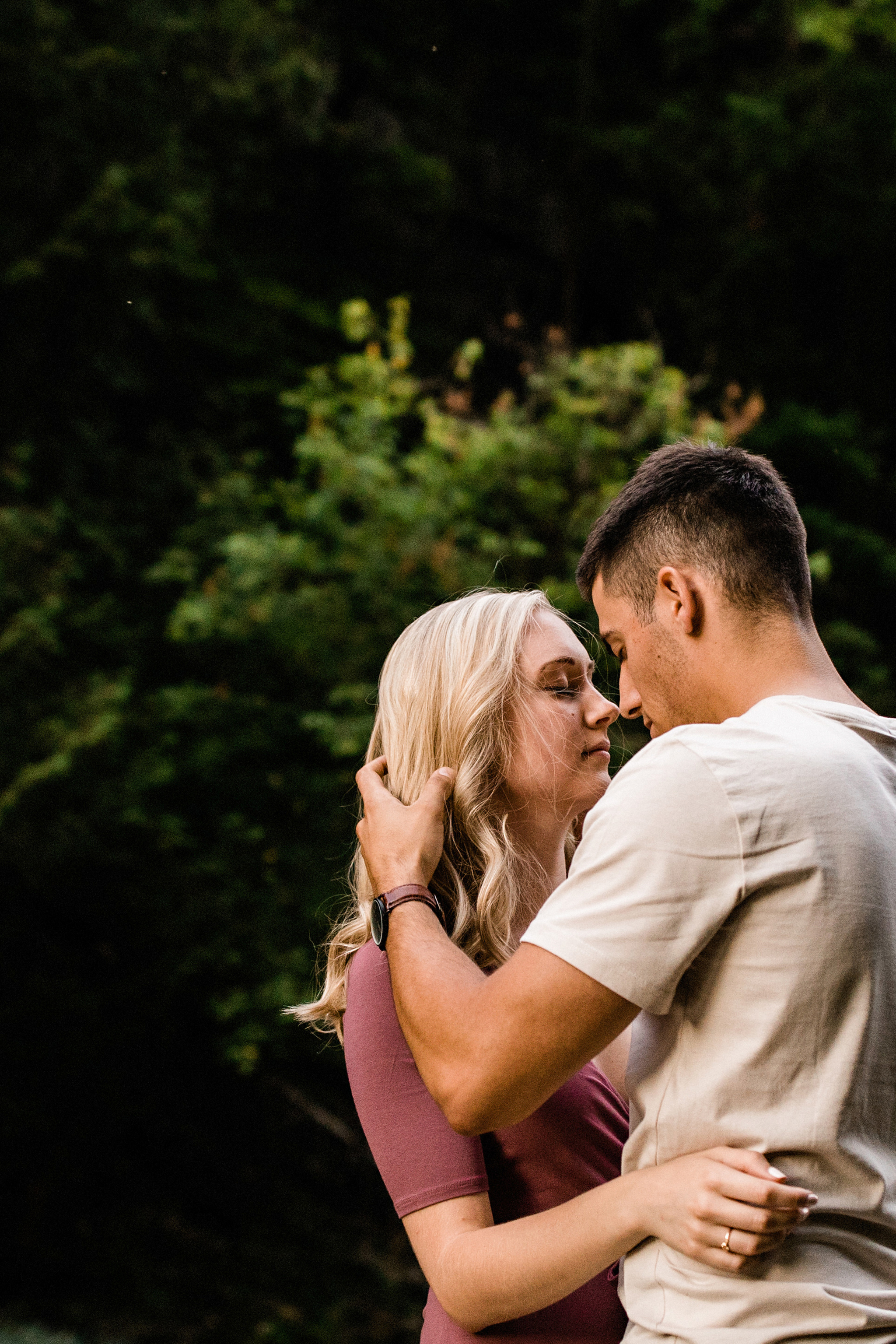 264-romantic-summer-elora-gorge-sunset-engagement-session.jpg