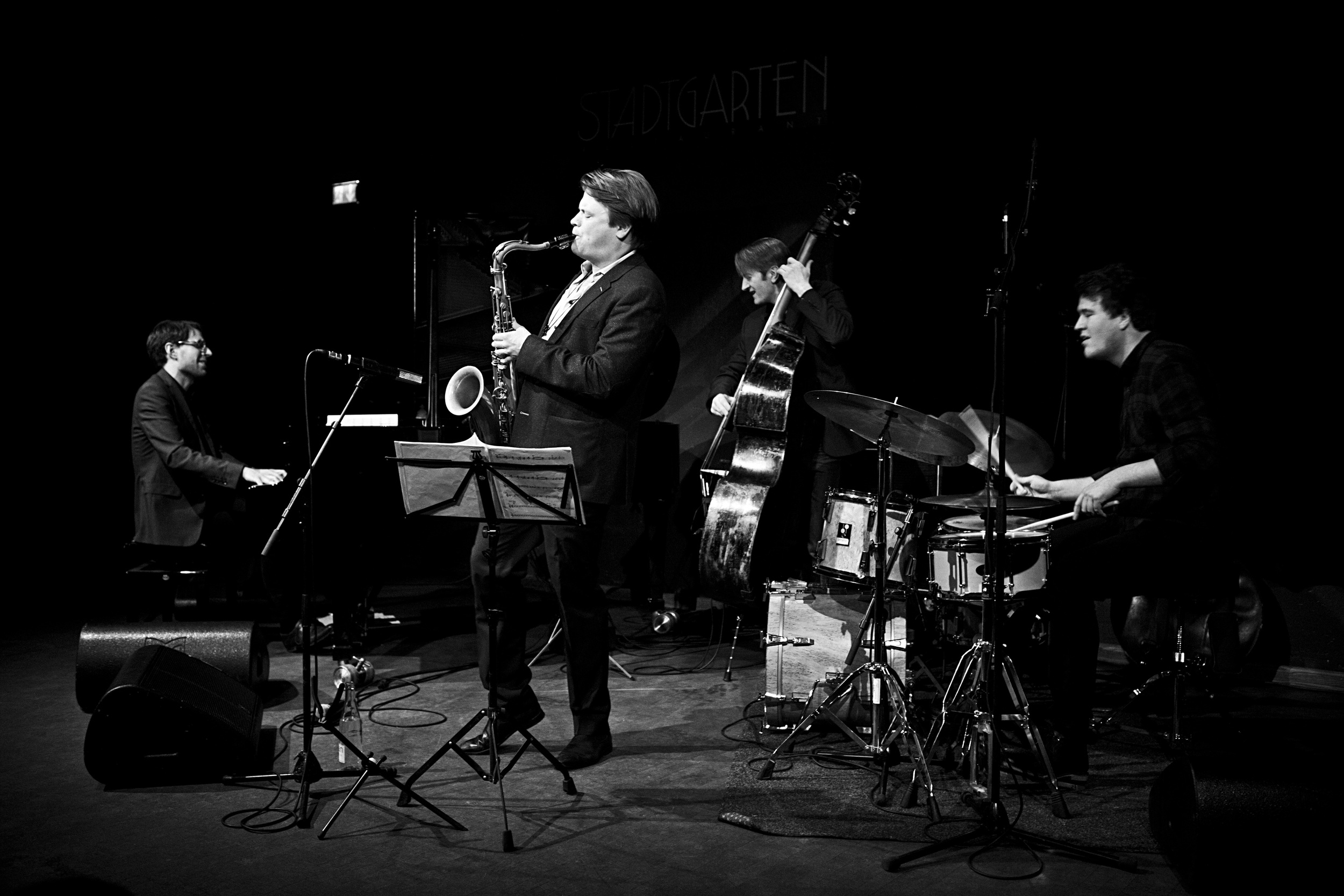 fabian stuertz 2016.02.28 - denis gäbel quartet - stadtgarten 0056-bw.jpg