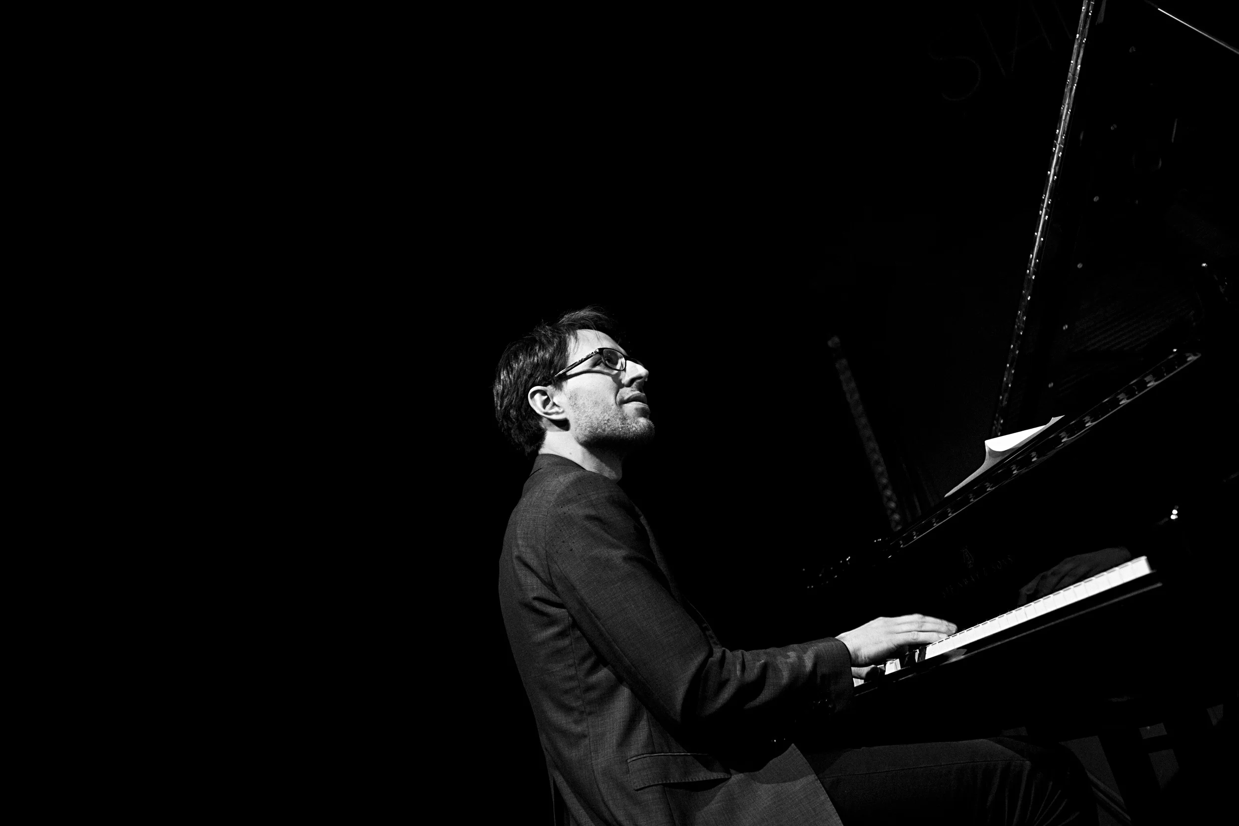 fabian stuertz 2016.02.28 - denis gäbel quartet - stadtgarten 0021-bw.jpg