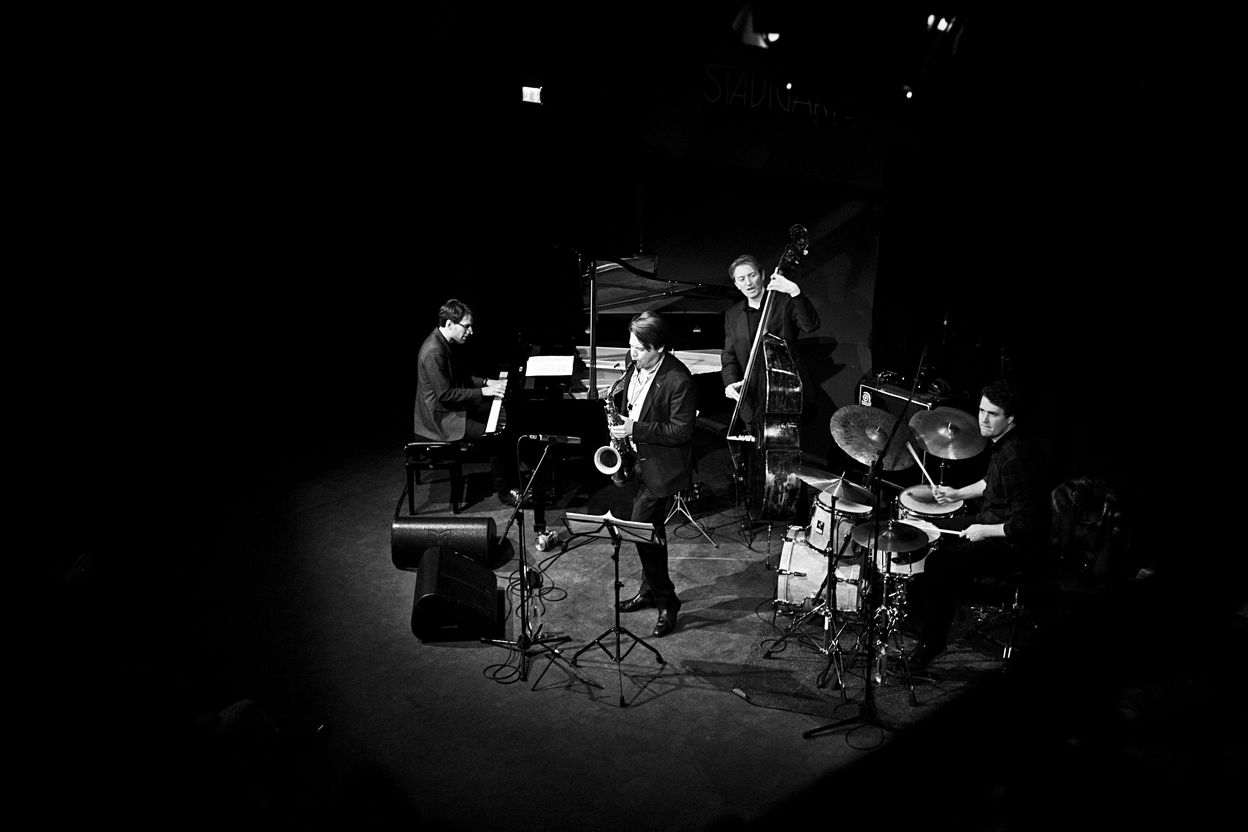 fabian stuertz 2016.02.28 - denis gäbel quartet - stadtgarten 0010-bw.jpg