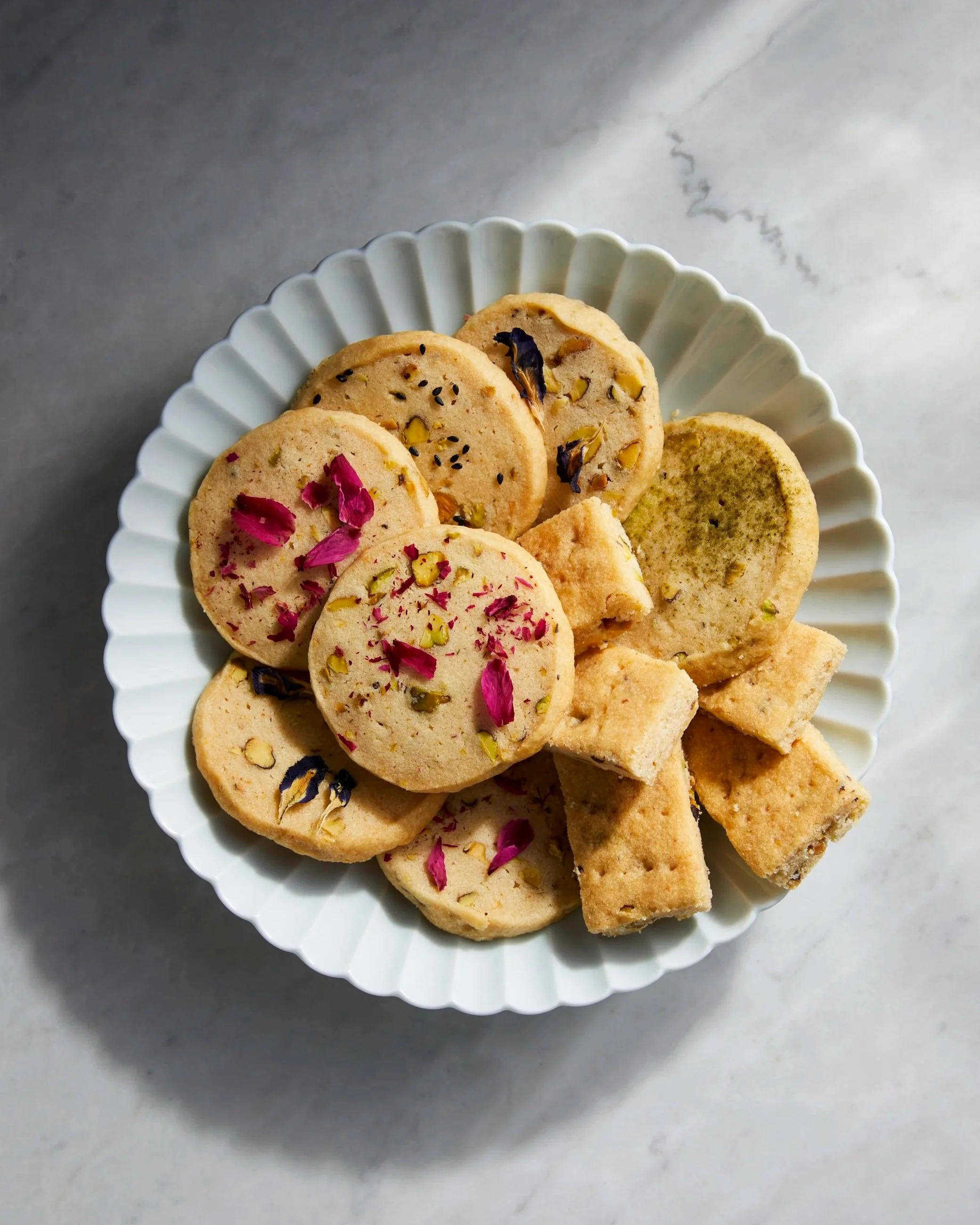04_Simple Shortbread_108Cookies_Cookbook49790.jpg