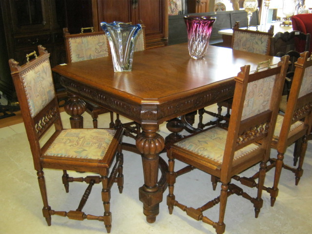 Mechelen dining table and chairs