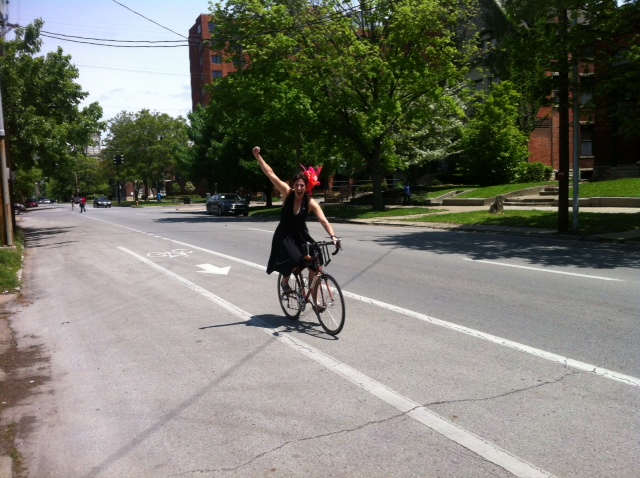 Nobody on the street! Why don't more people do this?