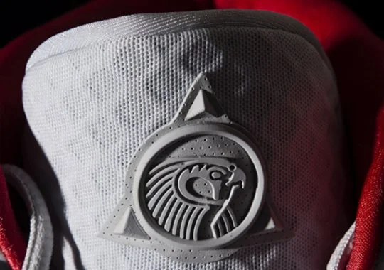 nike-air-yeezy-2-wolf-grey-pure-platinum-01.jpg