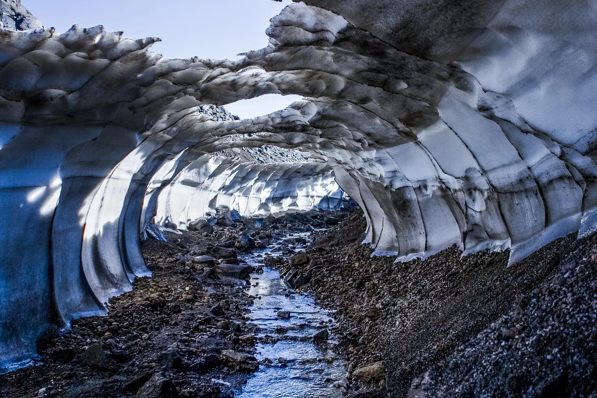 tunnel de glace, Landmannalaugar, Suðurland, Islande