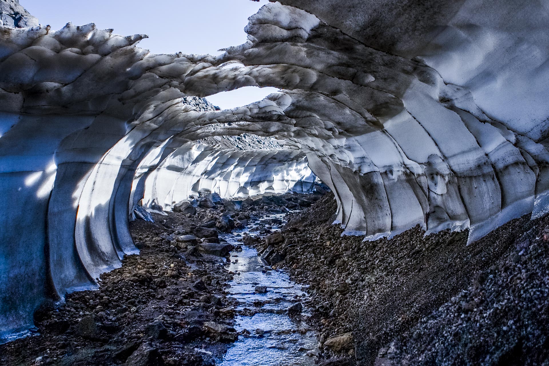 tunnel de glace,  Landmannalaugar, Suðurland, Islande