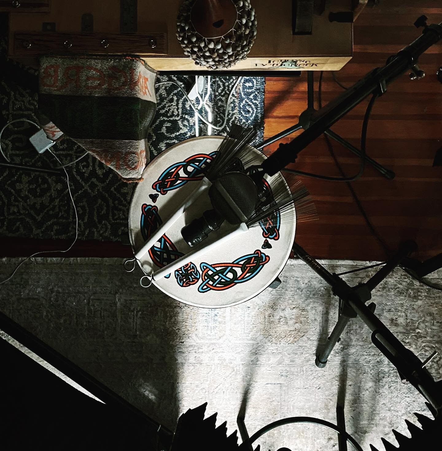 Adding some live #percussion to the track #whirlingriches. Getting deep into #lameau @darkshawmusic 
.
.
.
.
.
.
.
.
.
#deep #dark #sensual #unique #productionmusic #composer #vocailst