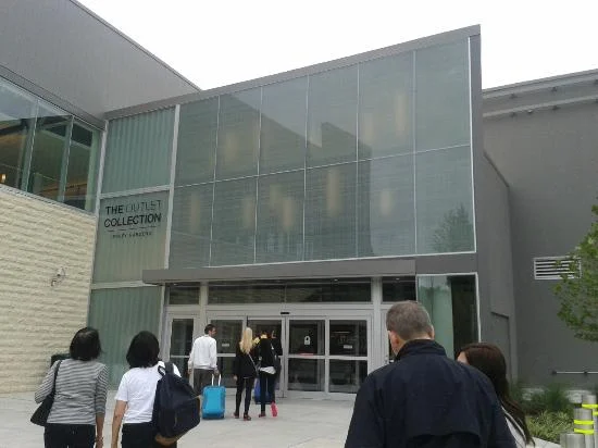 outlet.novayork.jpg