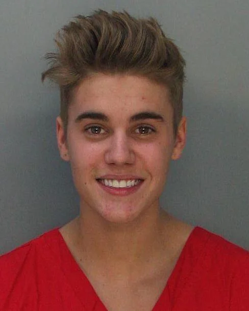 xjustin-bieber-mug-shot.jpg.pagespeed.ic.BH9v6iQTe0.jpg