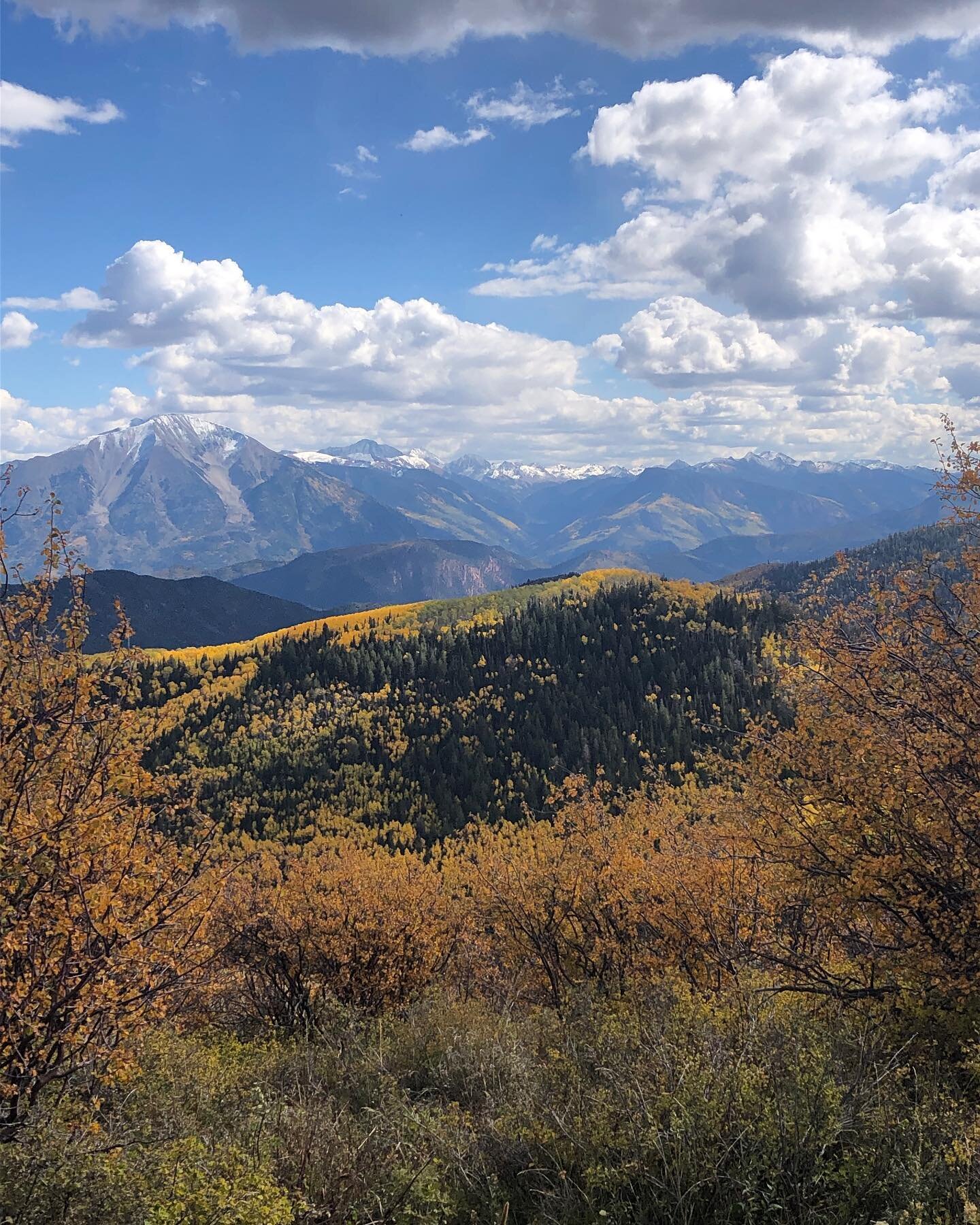 Colorado fall= getting stoked for winter! Starting to think about beanie season&hellip;&hellip;
#lahlahdesigns #boomboxbeanie #winteriscoming #prayforsnow