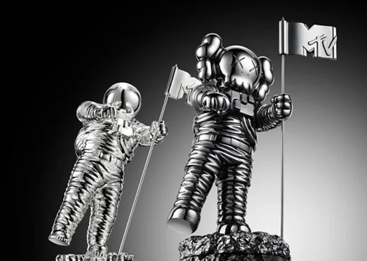 kaws-mtv-moonman-vmas-2013.jpg