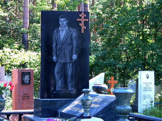 russian-mafia-gravestone18.jpg