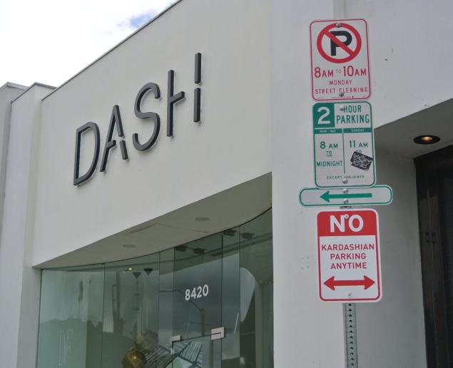 no-kardashian-parking-signs.jpg