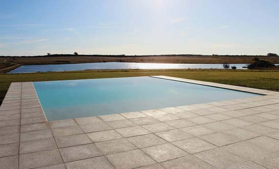 nicolas-pinto-da-mota-pool-house-la-lunera-uruguay-designboom-06.jpg