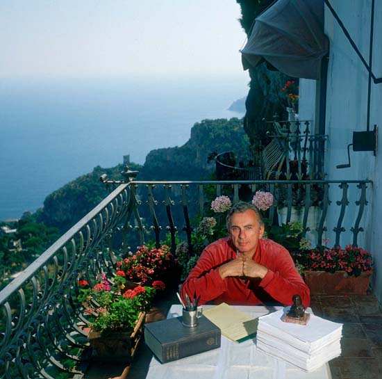 gore-vidal-writer-at-work-in-home-ravello-italy-photo-slim-aarons.jpg