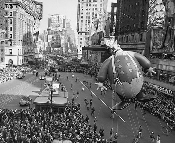 Macys-Day-Parade-1948-firefighter-balloon.jpg