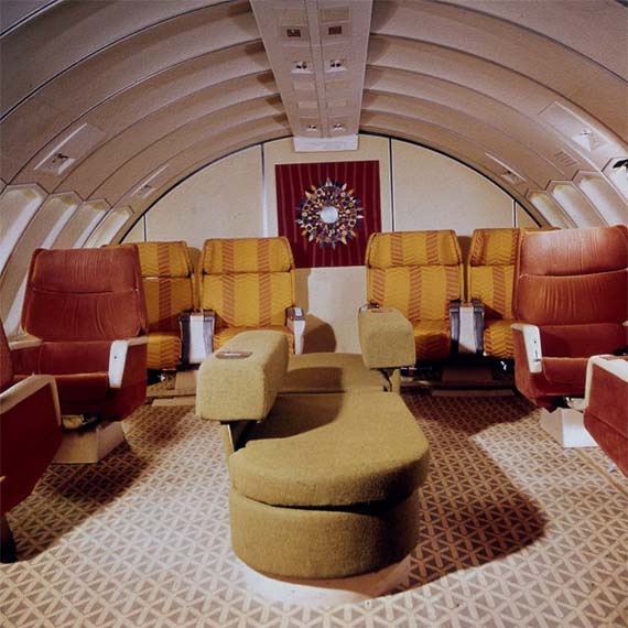 Braniff-International-747-Interior-1971.jpg