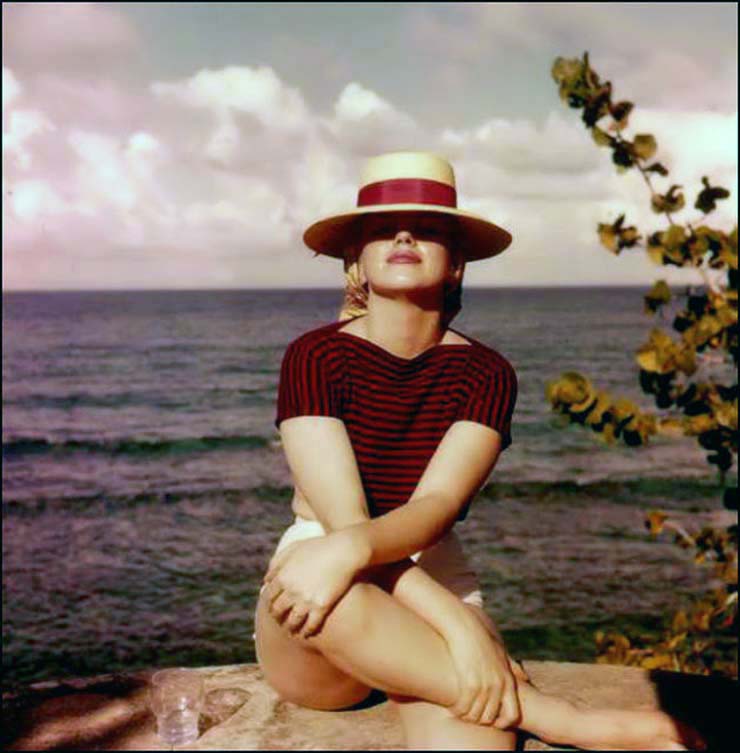 marilyn-monroe-on-vacation-in-amagansett-new-york-1957-1.jpg