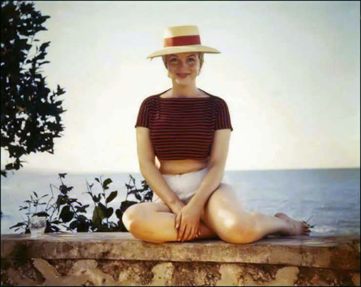 marilyn-monroe-on-vacation-in-amagansett-new-york-1957-4.jpg